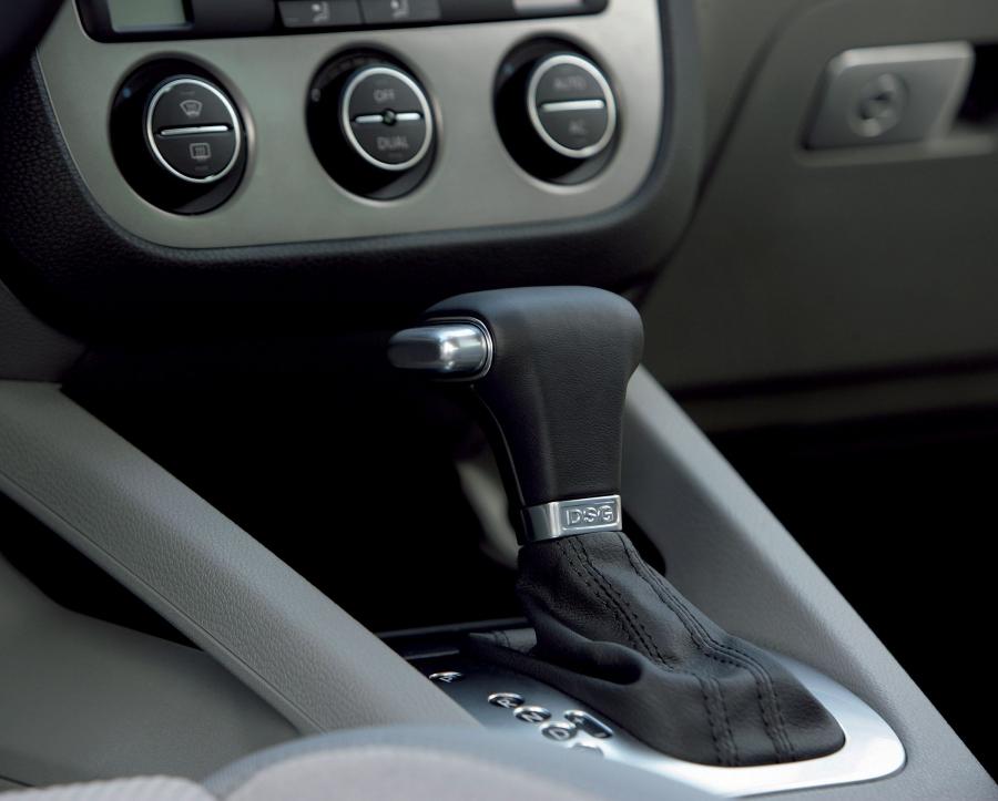 Volkswagen Golf 2004 года  (фото 8 из 170)